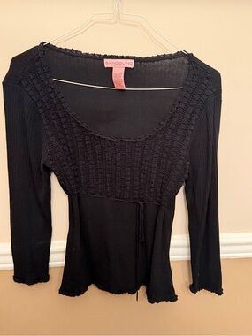 Bandolino Women's Black Long-Sleeve Scoop Neck Top